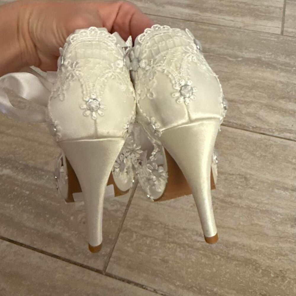 Coquette White lace beaded bow satin heels ribbon Sz 6 Bridal Lolita Kawaii - Picture 5 of 7